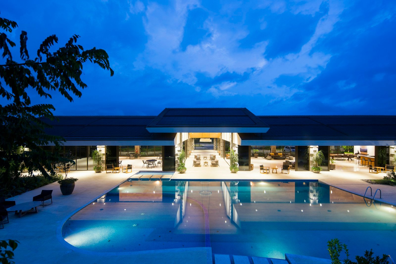 Lunora Hotel premium konaklama web sitesi